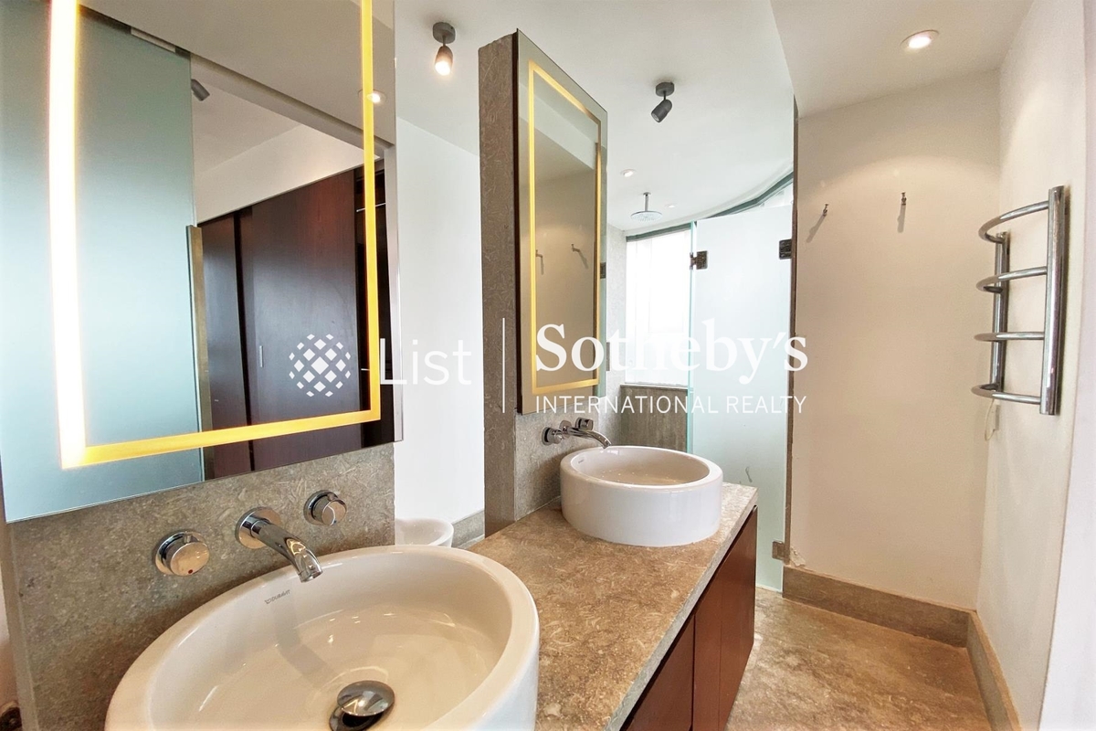 Royal Castle 君爵堡 | Master Bathroom