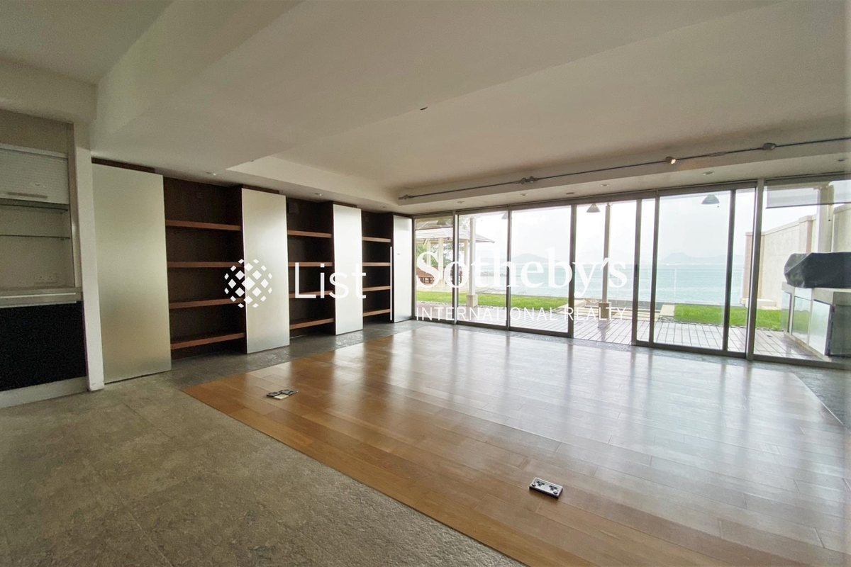 Royal Castle 君爵堡 | Living and Dining Room