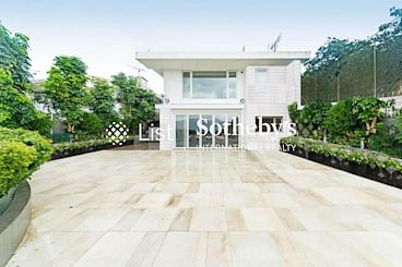 Shatin Lookout 沙田小築 | Private Garden off Living and Dining Room