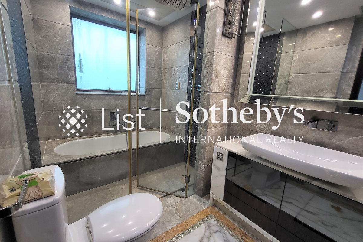 Celestial Heights Phase 1 半山壹号第一期 | Master Bathroom