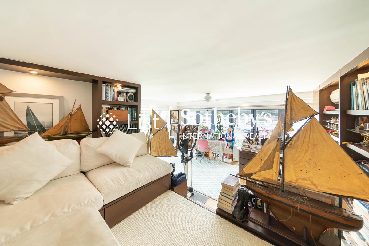 Hiu Po Path Detached House 曉波徑獨立屋 | Family Room