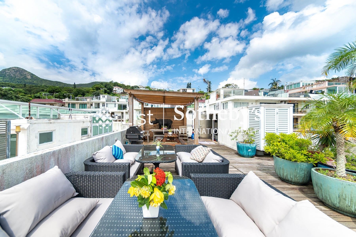 Hiu Po Path Detached House 曉波徑獨立屋 | Private Roof Terrace