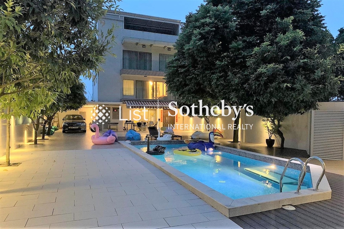 Nam Shan 南山 | Private Terrace and Swimming Pool off the Living Room