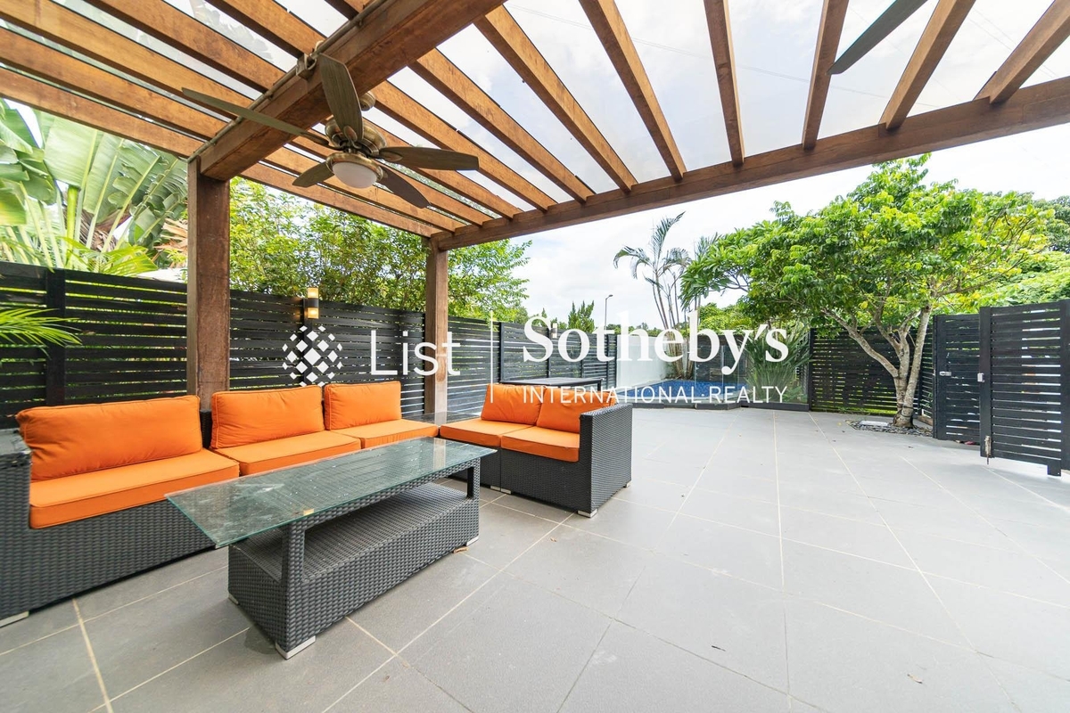 Tsam Chuk Wan 斬竹灣 | Private Garden off Living and Dining Room