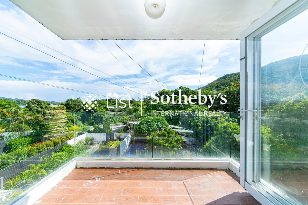 Tsam Chuk Wan 斬竹灣 | Balcony off Master Bedroom