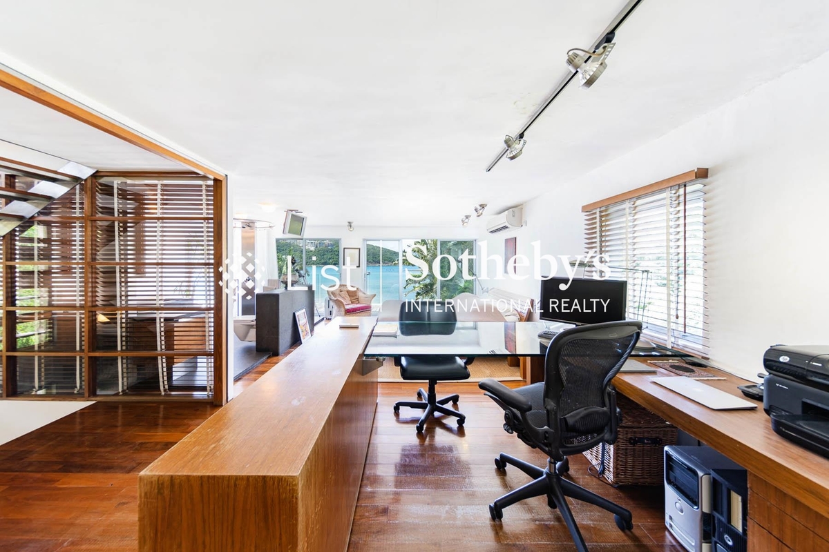 Tidesreach 大坑口獨立屋 | Study Area in Master Bedroom