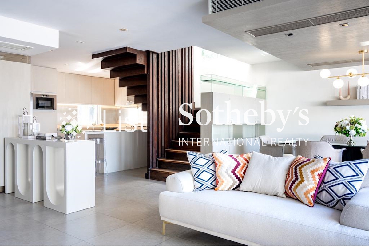 Tai Hang Hau 大坑口 | Living and Dining Room