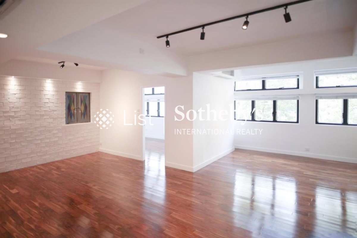 3 U Lam Terrace 裕林臺3號 | Living and Dining Room