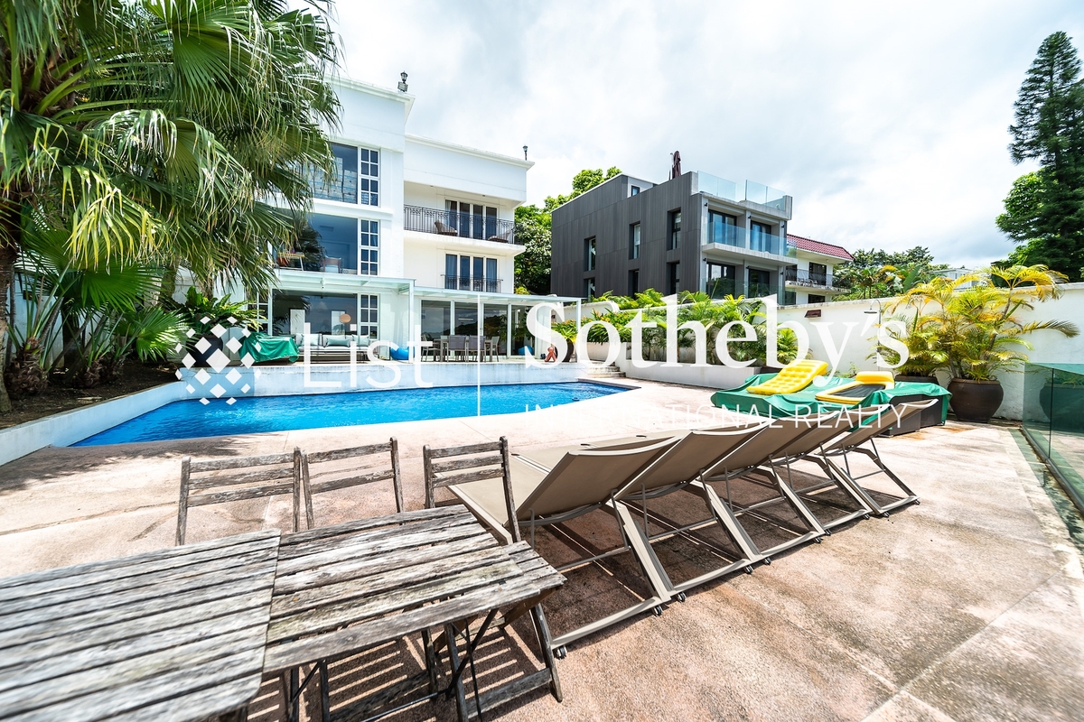 Hing Keng Shek Detached House 慶徑石獨立屋 | Private Terrace off Dining Room