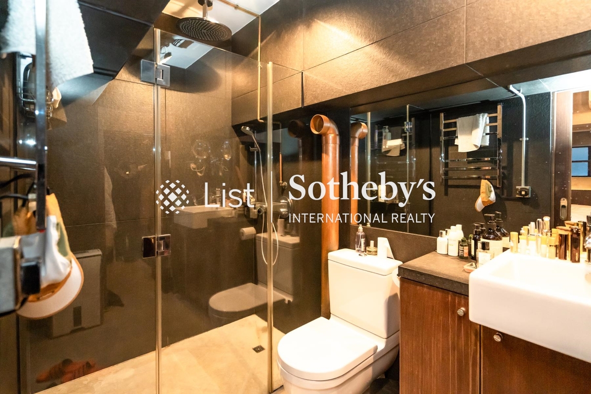 Po Hing Mansion 寶慶大廈 | Master Bathroom