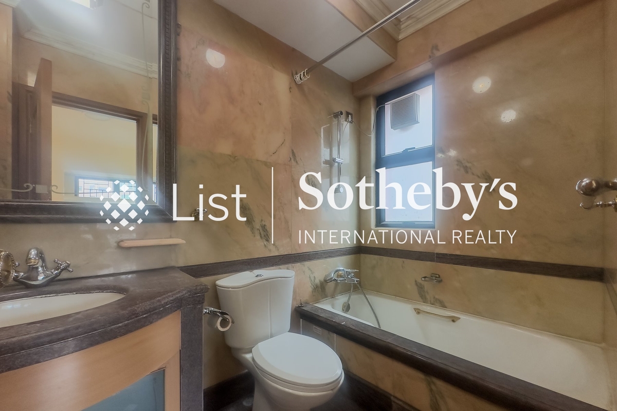 King's Park Villa 帝庭园 | Master Bathroom