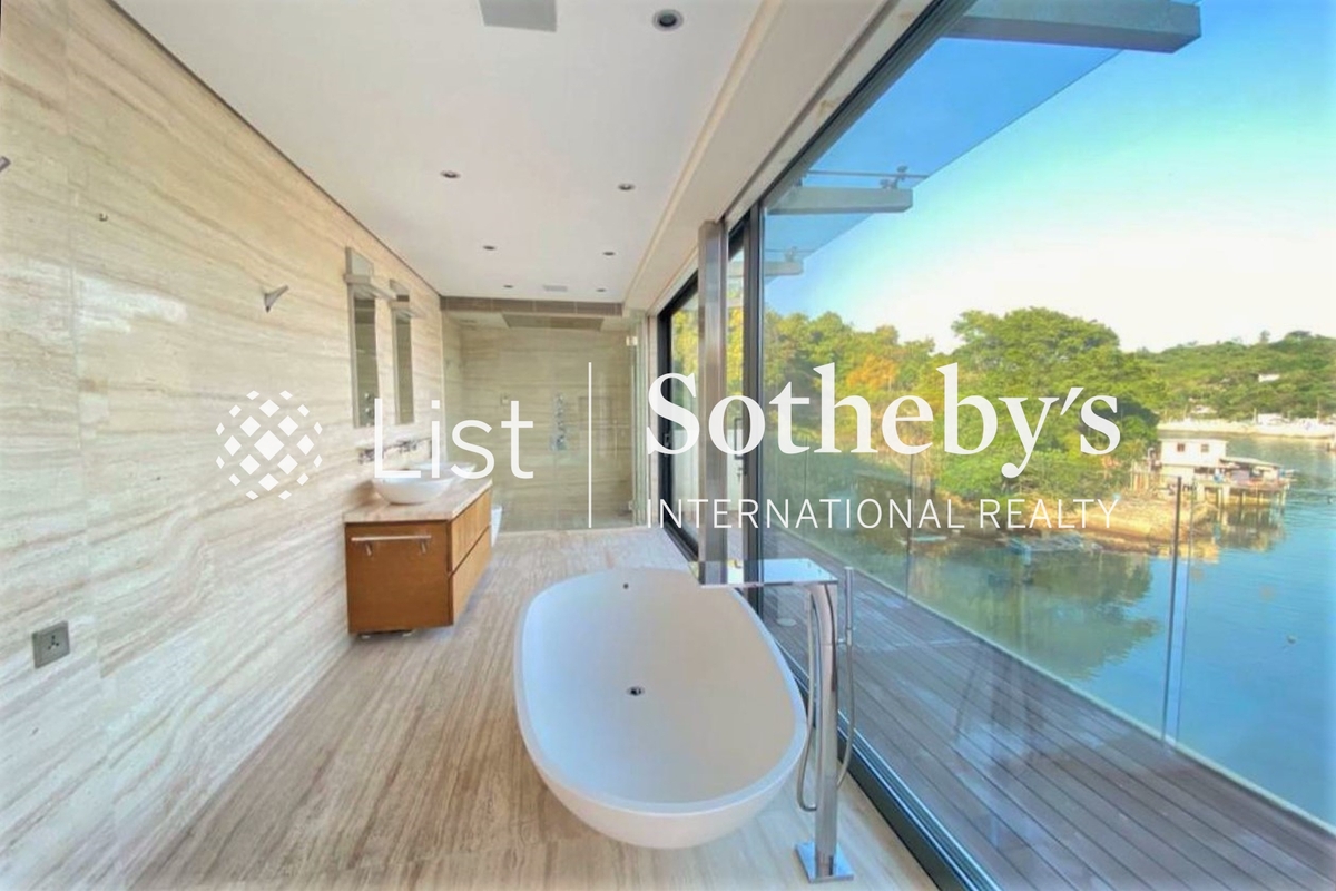 No. 36H Po Toi O 布袋澳36H號 | Master Bathroom