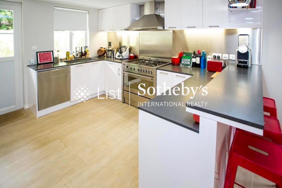 Tai Hang Hau Detached House 大坑口獨立屋 | Open Kitchen