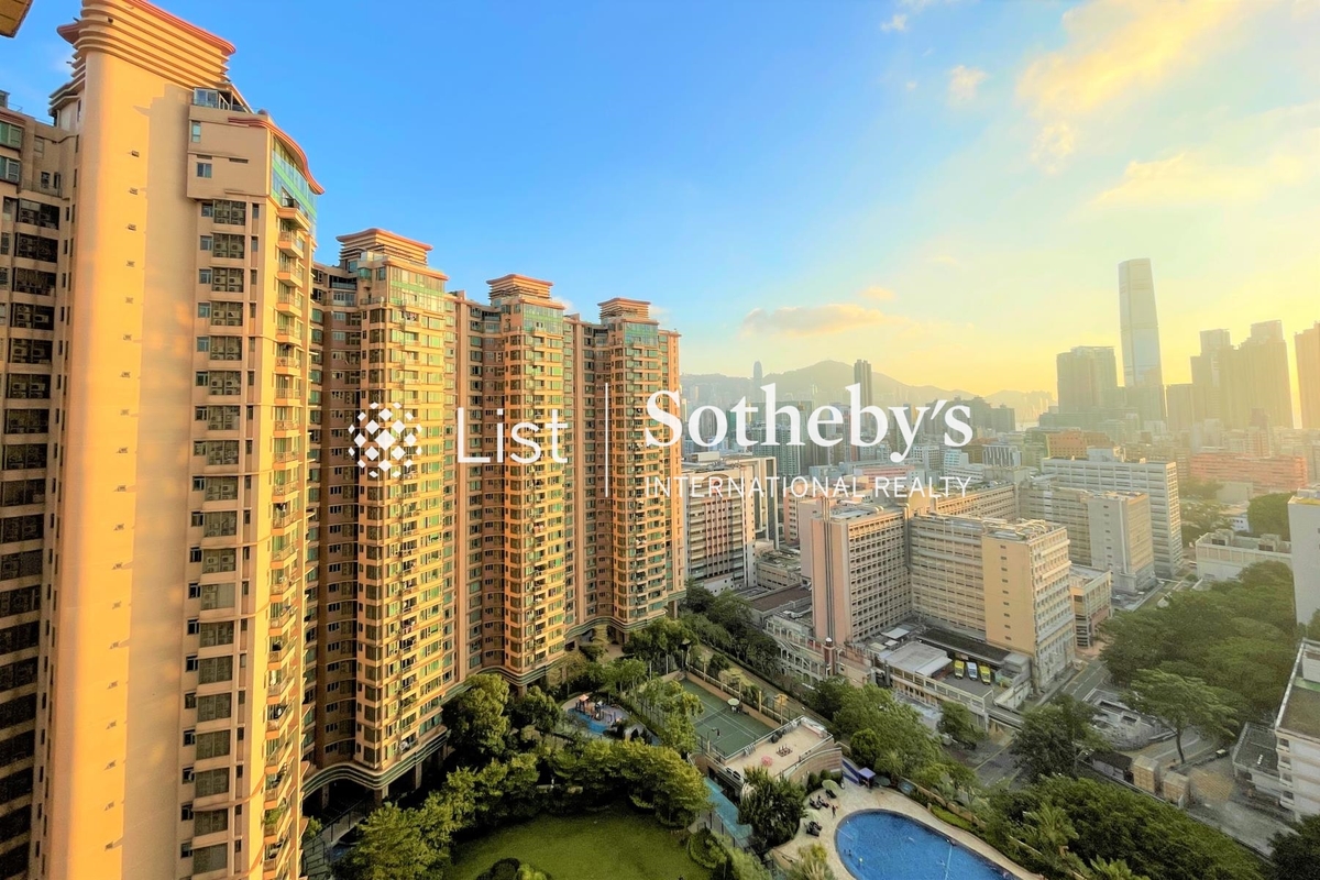 Parc Palais 君頤峰 | View from Living and Dining Room