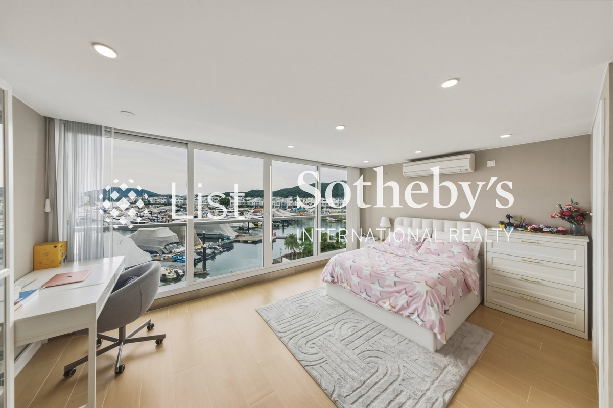Marina Cove 匡湖居 | Third En-suite Bedroom