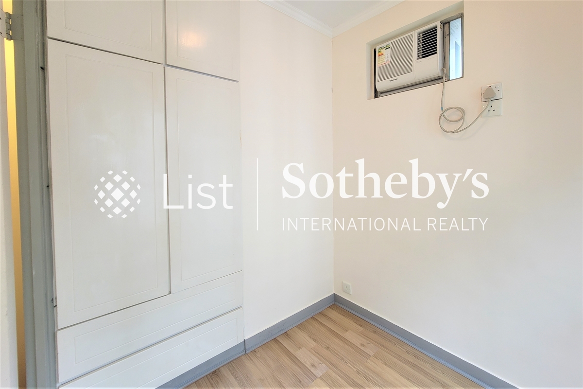 Midland Court 美兰阁 | Built-in Wardrobe in Second Bedroom 