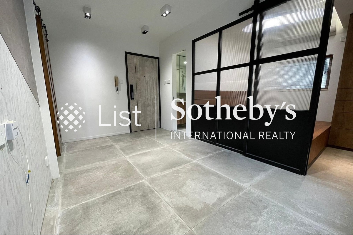 Midland Court 美蘭閣 | Living and Dining Room