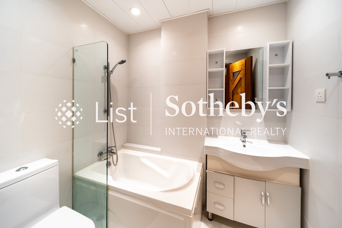Solemar Villas 海滨别墅 | Second En-suite Bathroom