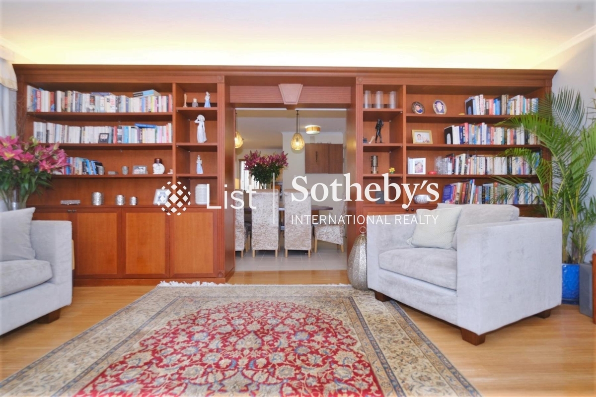 Chi Fai Path Detached House 志輝徑獨立屋 | Living and Dining Rooms