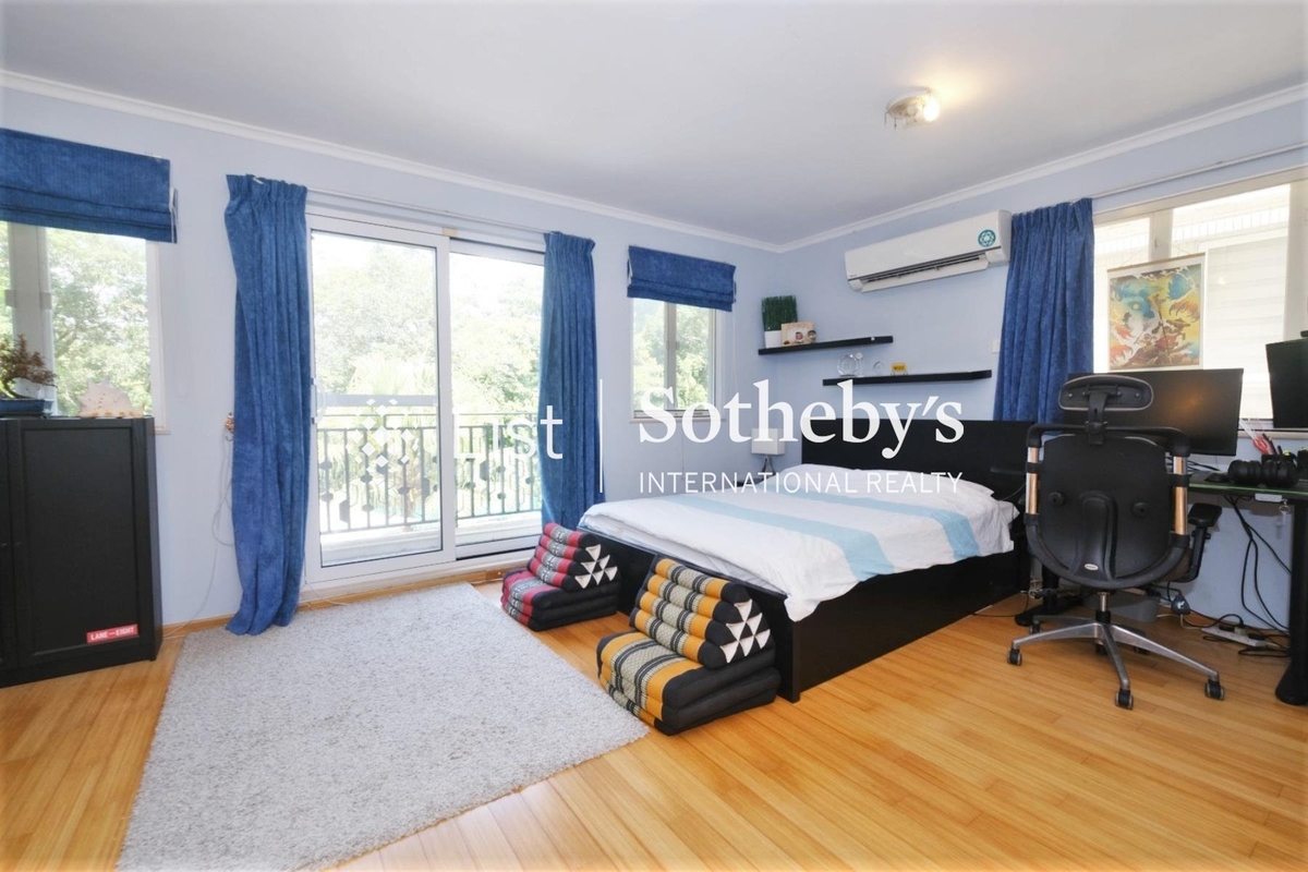 Chi Fai Path Detached House 志輝徑獨立屋 | Second En-suite Bedroom