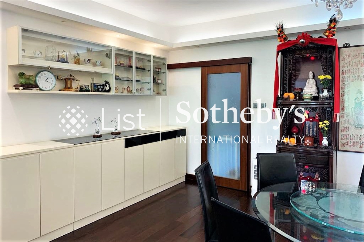 Fulham Garden 富林苑 | Living and Dining Room