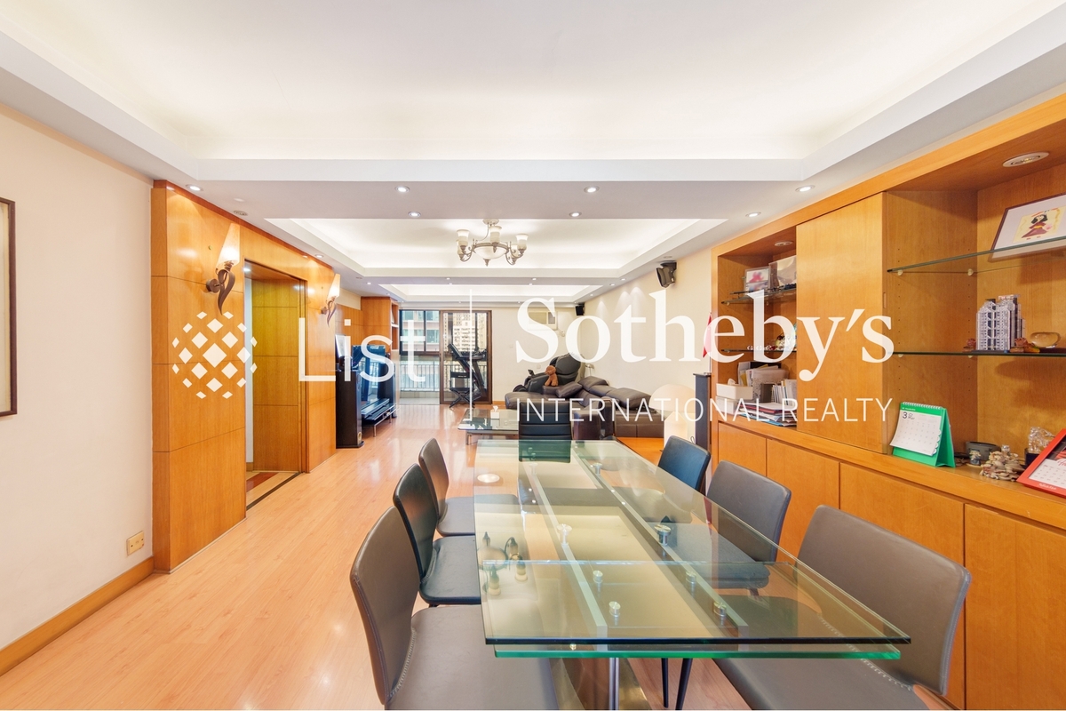 Kingsland Court 金麗閣 | Living and Dining Room