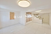 Billion Court 利豐大廈 | Living and Dining Room