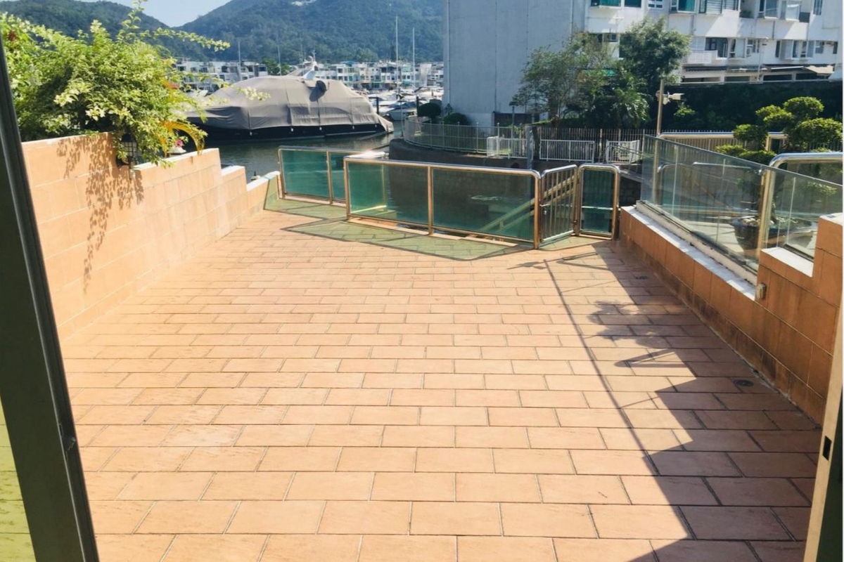 Marina Cove 匡湖居 | Private Garden off Living and Dining Room