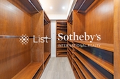 Windsor Castle 溫莎堡 | Walk-in Closet in Master Bedroom 