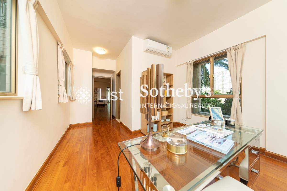 Hong Kong Gold Coast 香港黃金海岸 | Study Room