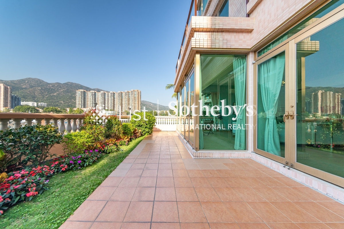 Hong Kong Gold Coast 香港黃金海岸 | Private Garden off Living and Dining Room