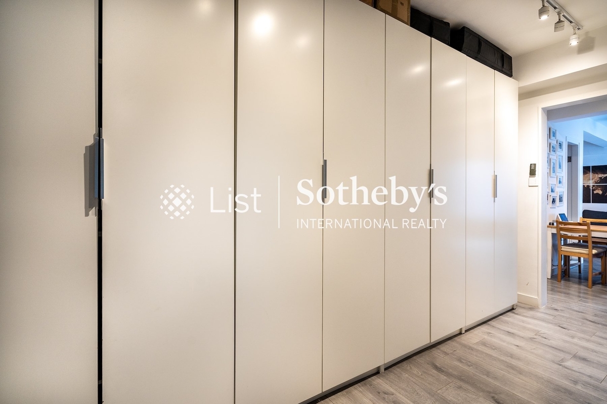 Ching Lin Court 青蓮閣 | Built-in Wardrobe in Master Bedroom 