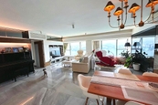 Island Resort 藍灣半島 | Living and Dining Room