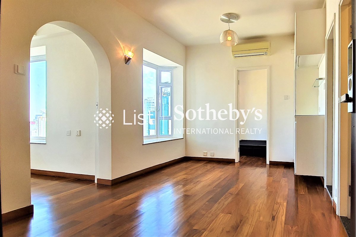 Golden Lodge 金帝軒 | Living and Dining Room