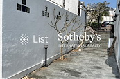 Sea Breeze Villa  海嵐居 | Private Garden off Living Room
