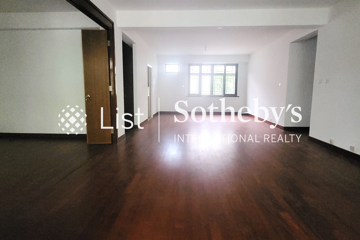 7-11 Cornwall Street 歌和老街7-11号 | Living and Dining Room