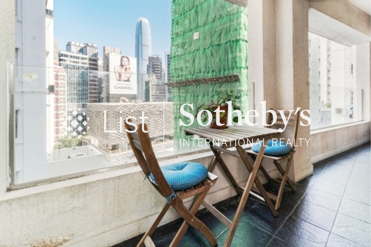 52 Elgin Street 伊利近街52號 | Balcony off Living and Dining Room