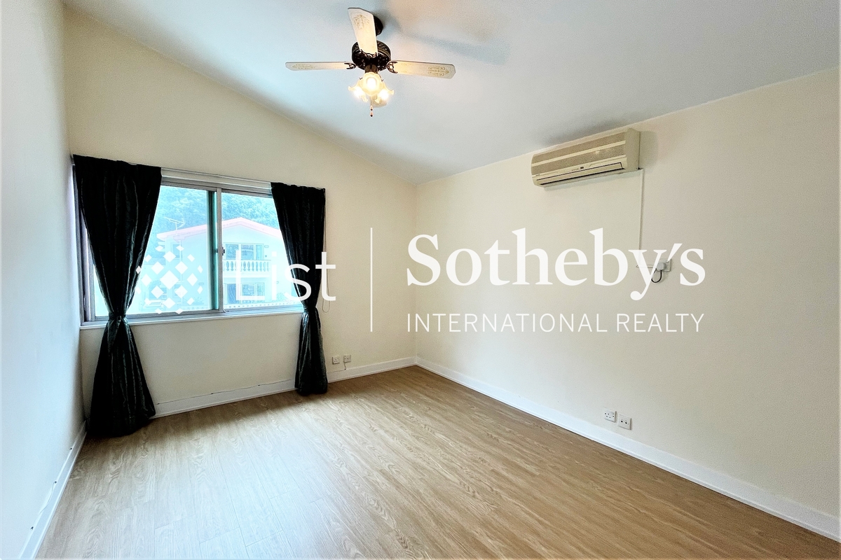 Hong Lok Yuen 康樂園 | Second Bedroom