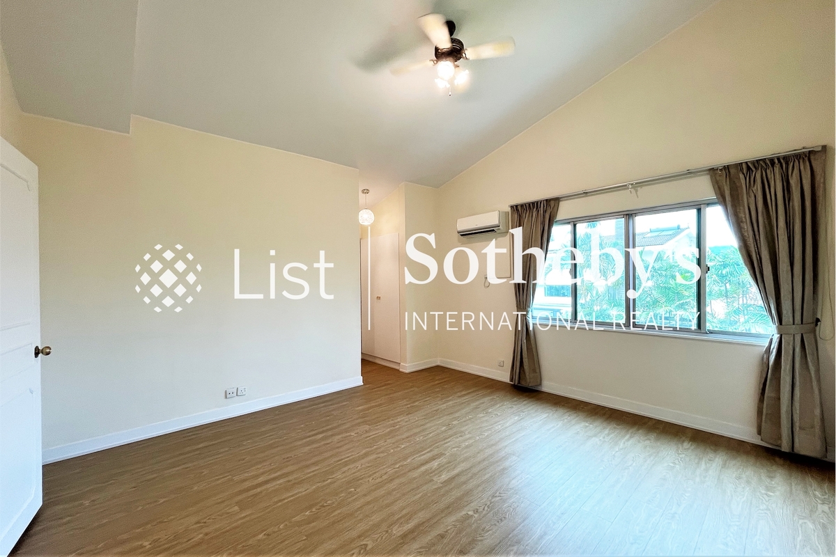 Hong Lok Yuen 康樂園 | Master Bedroom