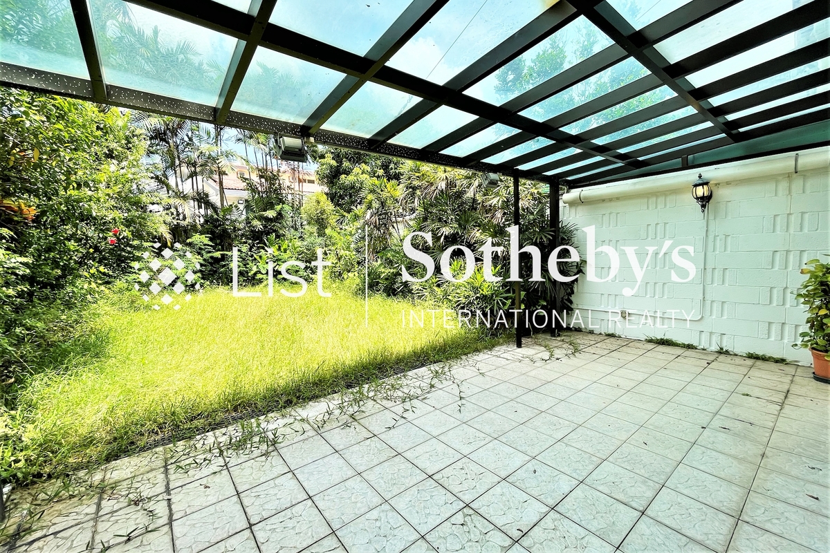 Hong Lok Yuen 康樂園 | Private Garden off Living Room