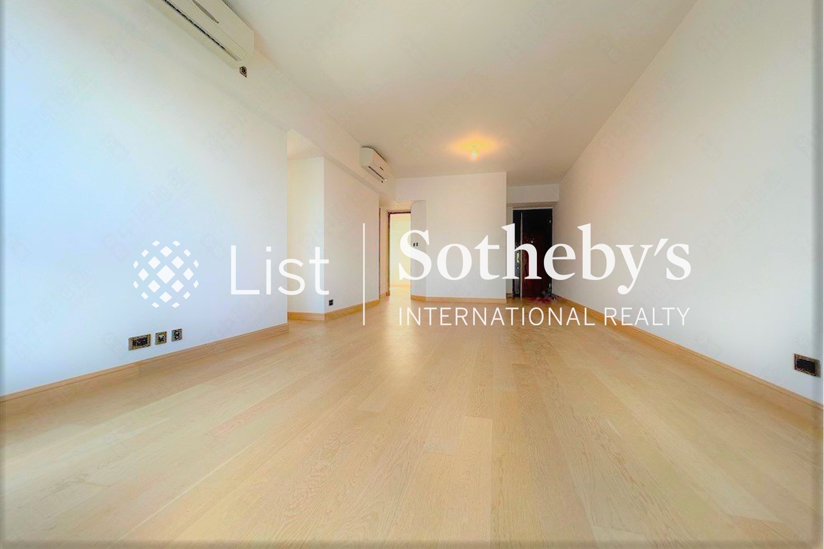 Stars By The Harbour 維港‧星岸 | Living and Dining Room