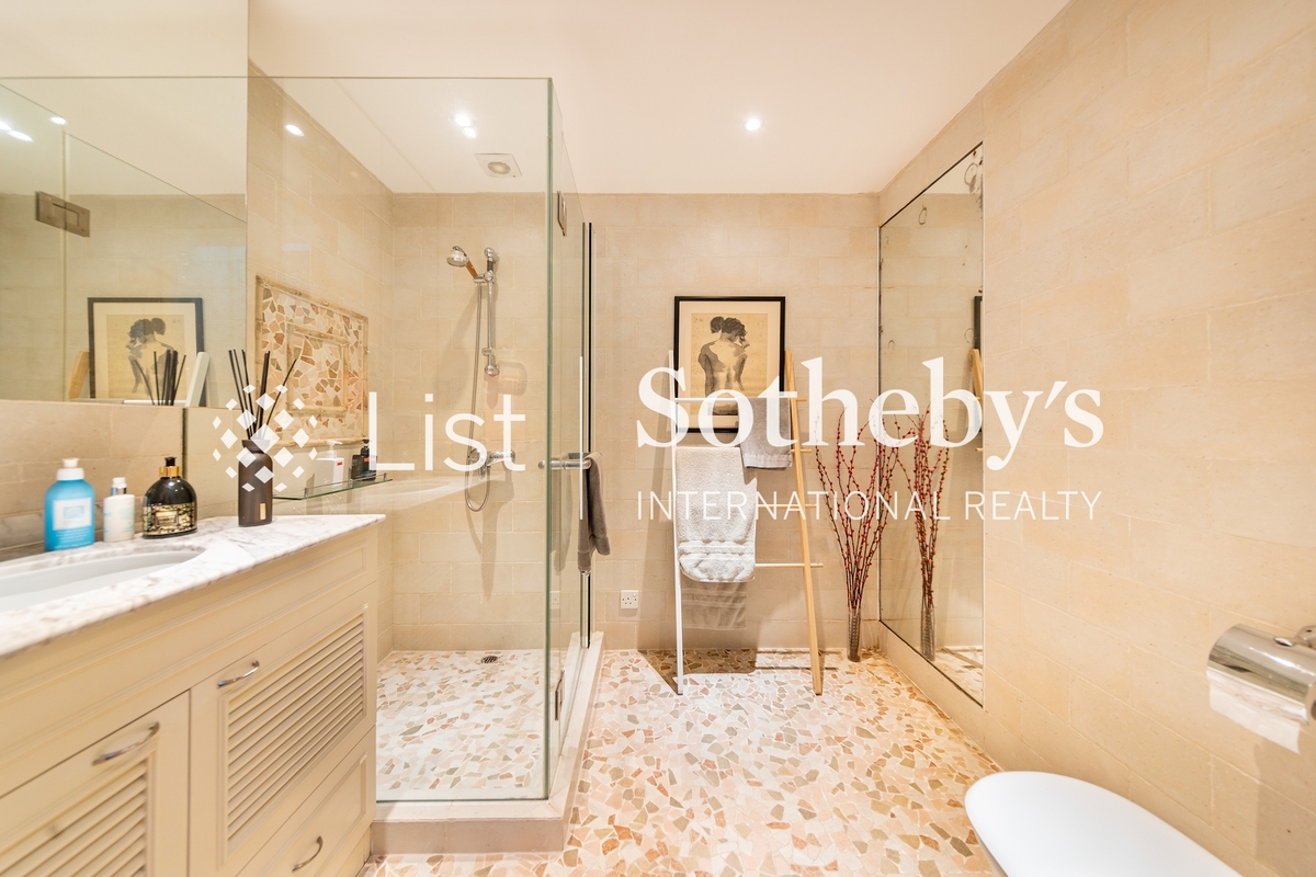 Tsak Yue Wu 鯽魚湖 | Third En-suite Bathroom