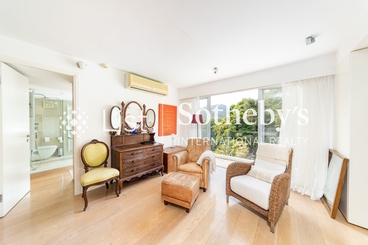 Tsak Yue Wu 鯽魚湖 | 