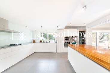 Tsak Yue Wu 鯽魚湖 | 