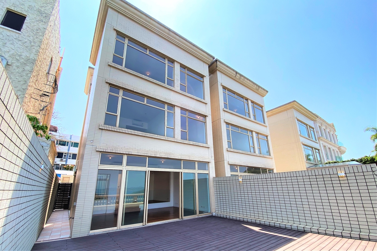 56 Chung Hom Kok Road 舂磡角道56號 | House Outlook