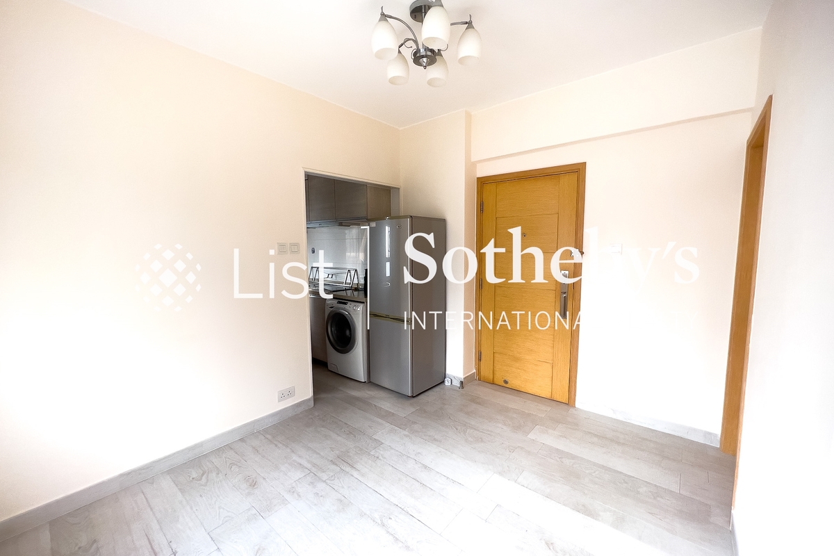 Jade Court 翡翠閣 | Living and Dining Room