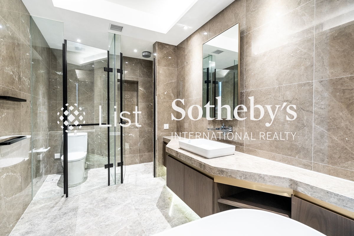 10 Wang Fung Terrace 宏豐臺10號 | Third En-suite Bathroom