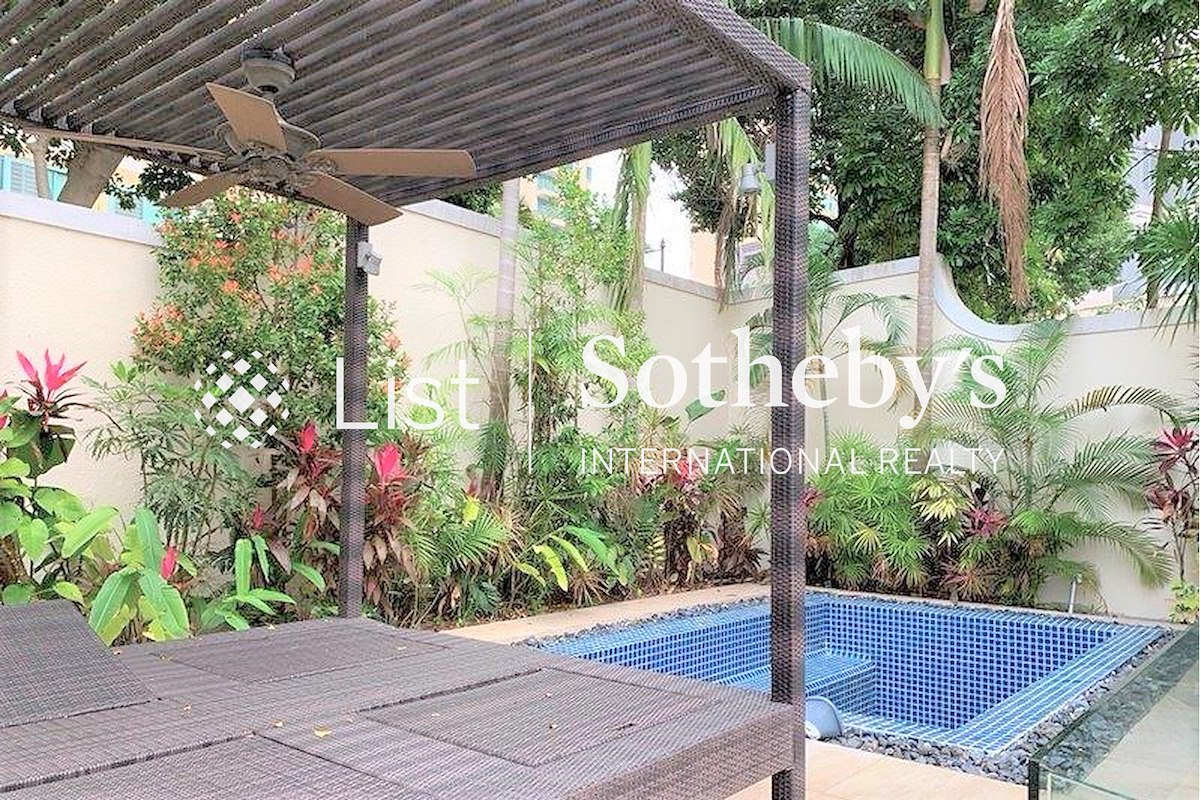 Discovery Bay Phase 12 Siena Two 愉景湾 12期 海澄湖畔二段 | Private Garden off Living and Dining Room