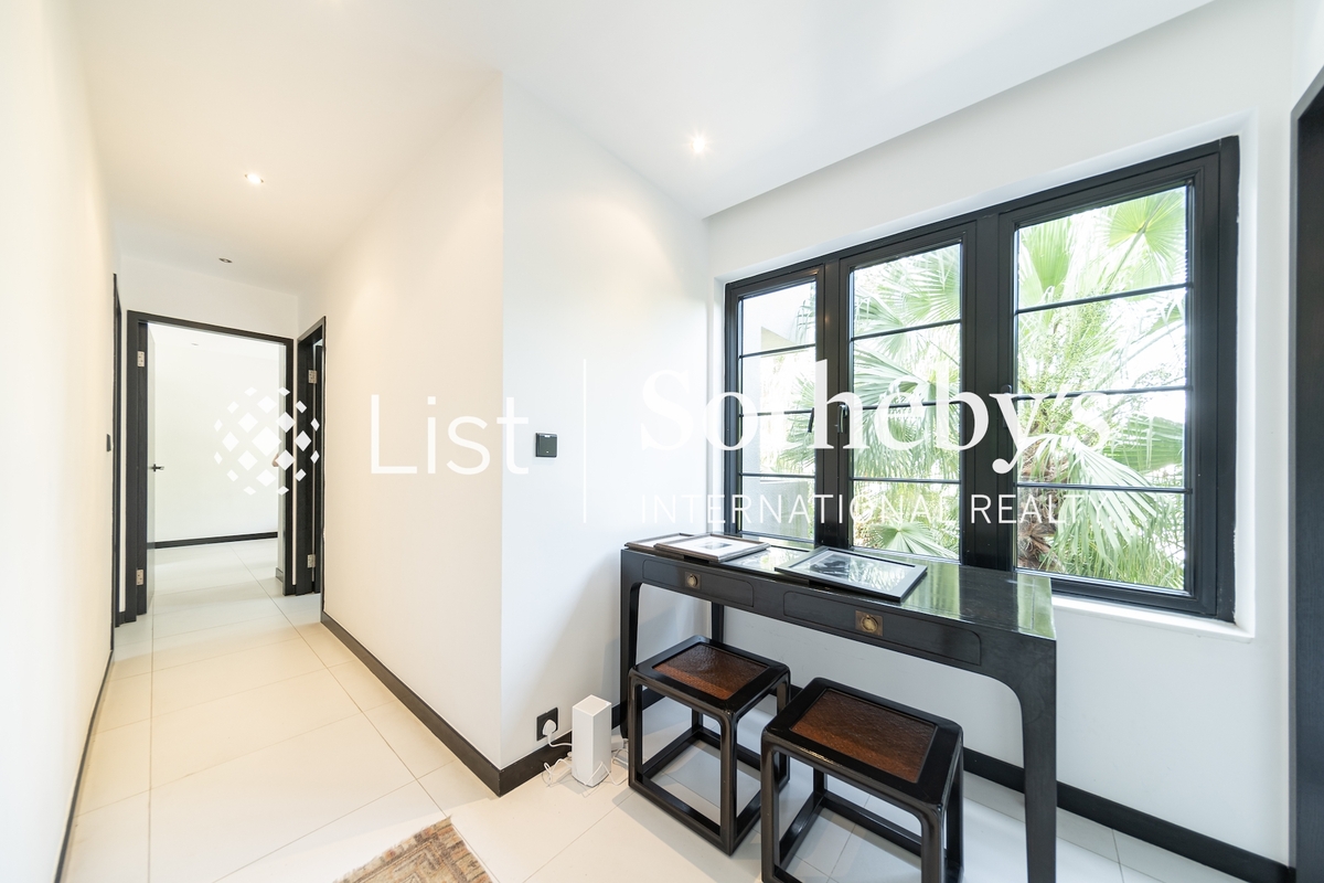 Ng Fai Tin Detached House 五块田独立洋房 | Reading Corner