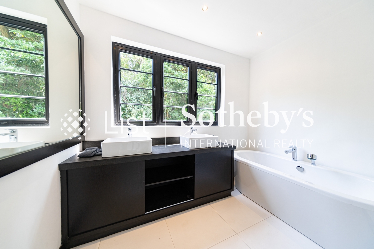 Ng Fai Tin Detached House 五块田独立洋房 | Second Bathroom